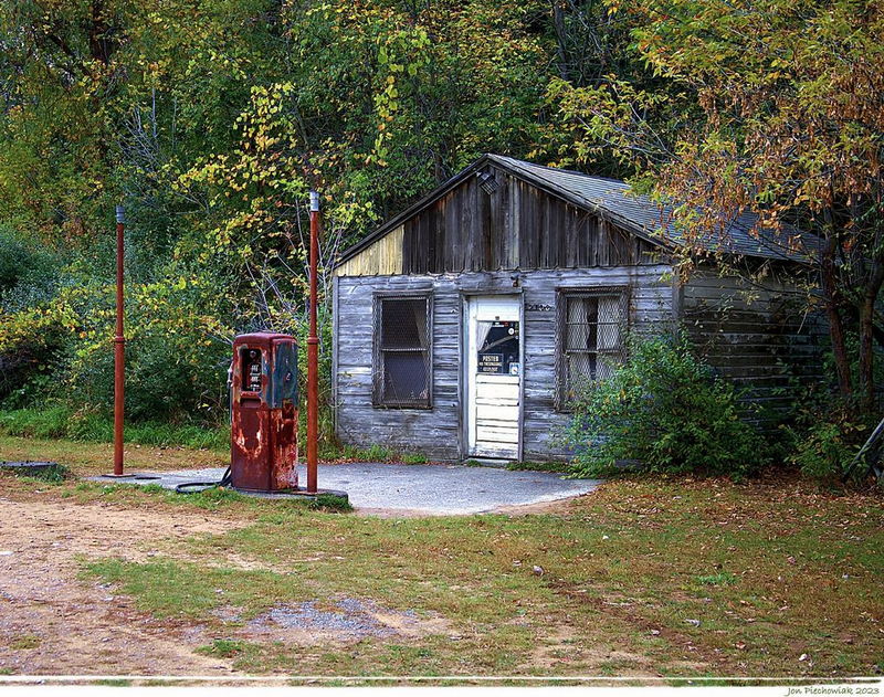 Old Time Gas Station (Pollys Place, Pure Oil) - From Jon Piechowiak On Facebook (newer photo)